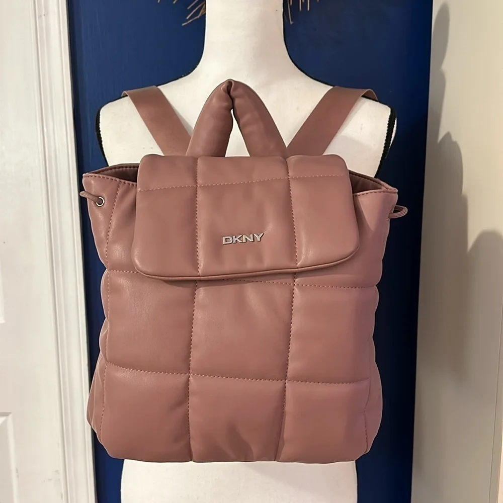NWOT Women’s Dkny Poppy Faux Leather Quilted Adjustable Strap Backpack